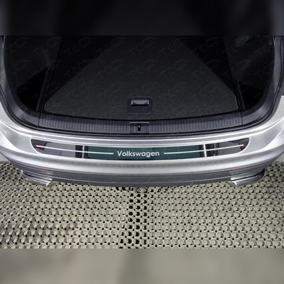 Накладка на задний бампер (лист зеркальный надпись Volkswagen) Volkswagen Tiguan 2016-нв