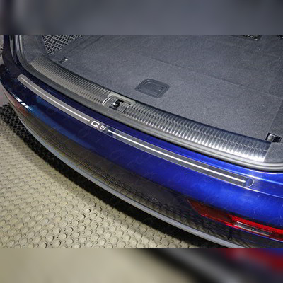 Накладка на задний бампер (лист зеркальный надпись Q5) Audi Q5 2017-нв