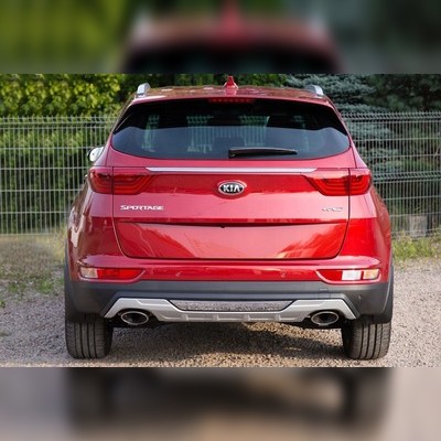 Накладка на задний бампер Kia Sportage 2016-2018 (имитация 2-го выхлопа)