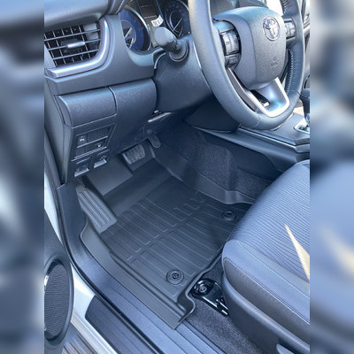 Ковры салона передние Toyota Hilux 2015-2024 "3D Lux" (комплект), аналог ковров WeatherTech(США)