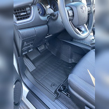 Ковры салона передние Toyota Hilux 2015-2024 "3D Lux" (комплект), аналог ковров WeatherTech(США)