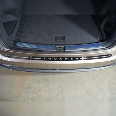 Накладка на задний бампер (лист зеркальный надпись Touareg) Volkswagen Touareg 2018-нв