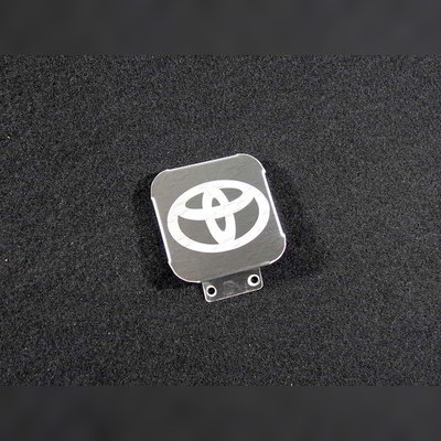 Заглушка фаркопа с логотипом модели автомобиля (нержавеющая сталь)