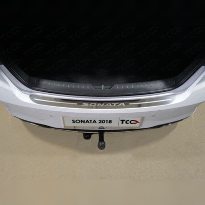 Накладка на задний бампер (лист зеркальный надпись Sonata) Hyundai Sonata 2017-2019