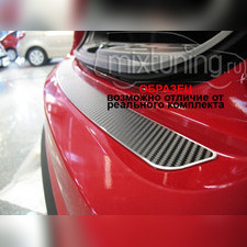 Накладка на задний бампер с названием модели автомобиля, серия "Premium Carbon"