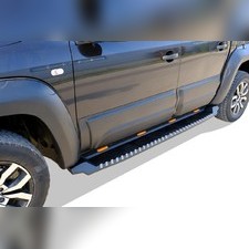 Пороги со светодиодной подсветкой Volkswagen Amarok 2010-2021 Dakar V2 (чёрные)