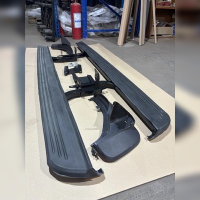 Пороги Land Rover Range Rover 2002 - 2012 (OEM) в комплекте с брызговиками