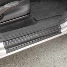 Накладки на внутренние пороги дверей Volkswagen Amarok 2010-2021