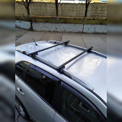 Прямоугольные поперечины на рейлингиMitsubishi Outlander 2002-2008 Кроссовер "Favorit"