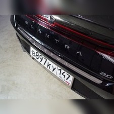 Накладка на задний бампер (лист зеркальный надпись Elantra) Hyundai Elantra 2020-нв