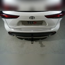 Накладка на задний бампер (лист зеркальный) Toyota Highlander 2019-нв