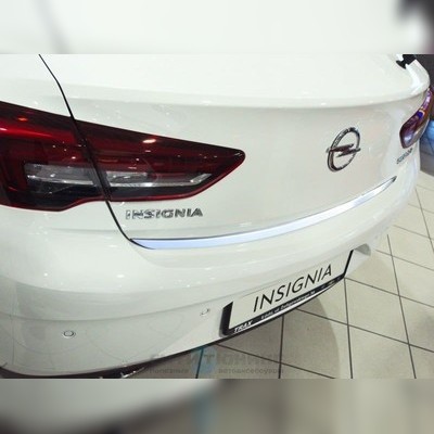 Накладка на крышку багажника (лист шлифованный) Toyota Corolla 2013-2015