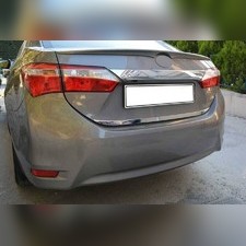 Накладка на нижнюю кромку крышки багажника Toyota Corolla 2013-2019 (нержавейка)