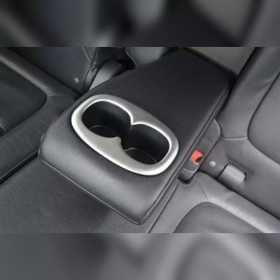 Окантовка подстаканника для подлокотника заднего сиденья OEM Mitsubishi Outlander 2015-нв