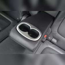 Окантовка подстаканника для подлокотника заднего сиденья OEM Mitsubishi Outlander 2015-нв