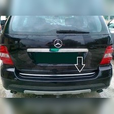 Накладка на кромку крышки багажника Mercedes-Benz ML W164 (нержавеющая сталь)