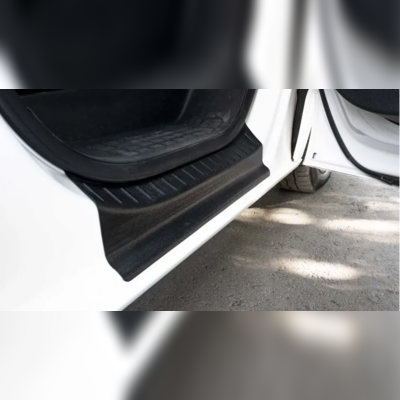 Накладки на внутренние пороги передних дверей Opel Vivaro L / М 2019-нв