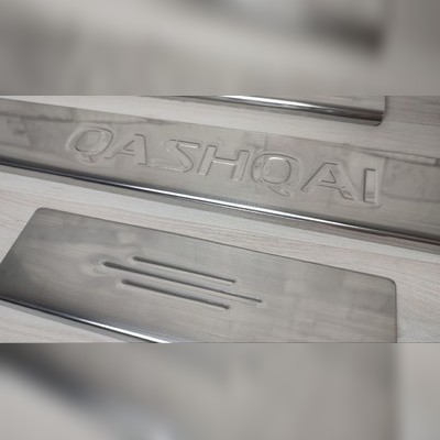 Накладки на пороги с логотипом Nissan Qashqai 2006-2013 (нержавеющая сталь)