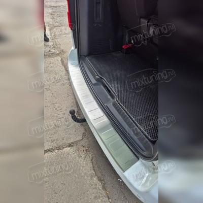 Накладка на задний бампер с загибом Opel Vivaro 2019-нв (матовая) для базы L1/L2