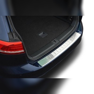 Накладка на задний бампер с загибом Volkswagen Passat B8 SW 2015-нв (шлифованная нержавеющая сталь)