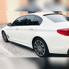 Пороги "Performance" BMW 5 G30 2017-нв (ABS чёрный глянец)