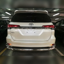 Защита заднего бампера угловая большая Toyota Fortuner II 2017-2020