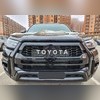 Решетка радиатора Toyota Hilux 2020-2025 (чёрная)