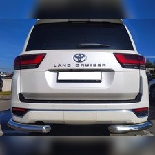 Защита заднего бампера "угловая" Toyota Land Cruiser 300 2021-нв (Юбилейная)