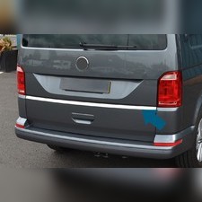 Накладка на крышку багажника под номером Volkswagen T6.1 Caravelle 2020-нв