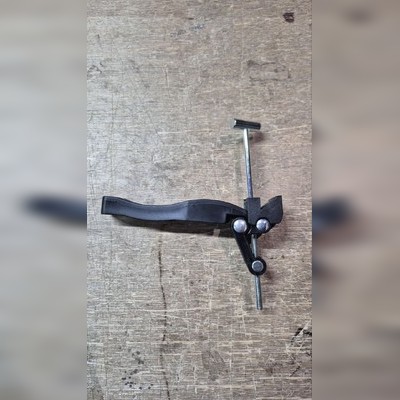 Ручка крепления для 3-х секционной крышки