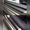Накладки на внутренние пороги с логотипом модели, серия "Premium Carbon"