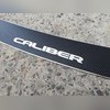 Накладка на задний бампер с названием модели автомобиля, серия "Premium Carbon"