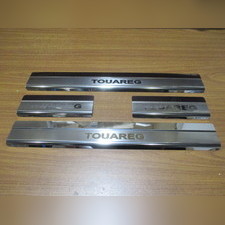 Накладки на пороги с названием модели автомобиля, серия "Premium" (нержавеющая сталь)