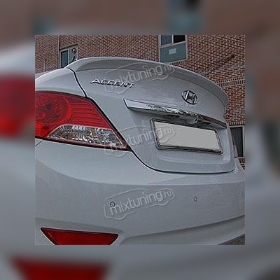 Спойлер на крышку багажника в цвет автомобиля (Sedan)