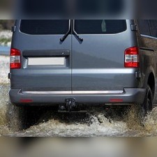 Накладка на нижнюю кромку крышки багажника Volkswagen T6 Transporter 2015-2019 (нержавеющая сталь)