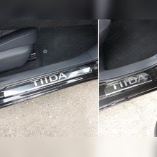 Накладки на пороги (лист зеркальный надпись Tiida) Nissan Tiida 2015-2019